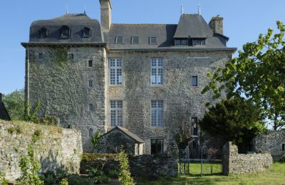 Castle for sale Lamballe, Le Tertre Rogon, Brittany:  Back view