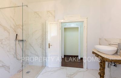 Historic Villa for sale Dizzasco, Lombardy:  Bathroom