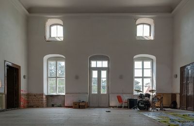 Brandenburg an der Havel: Castle for auction, Ballroom
