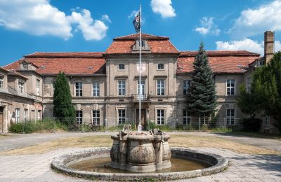 Brandenburg an der Havel: Castle for auction, Exterior View