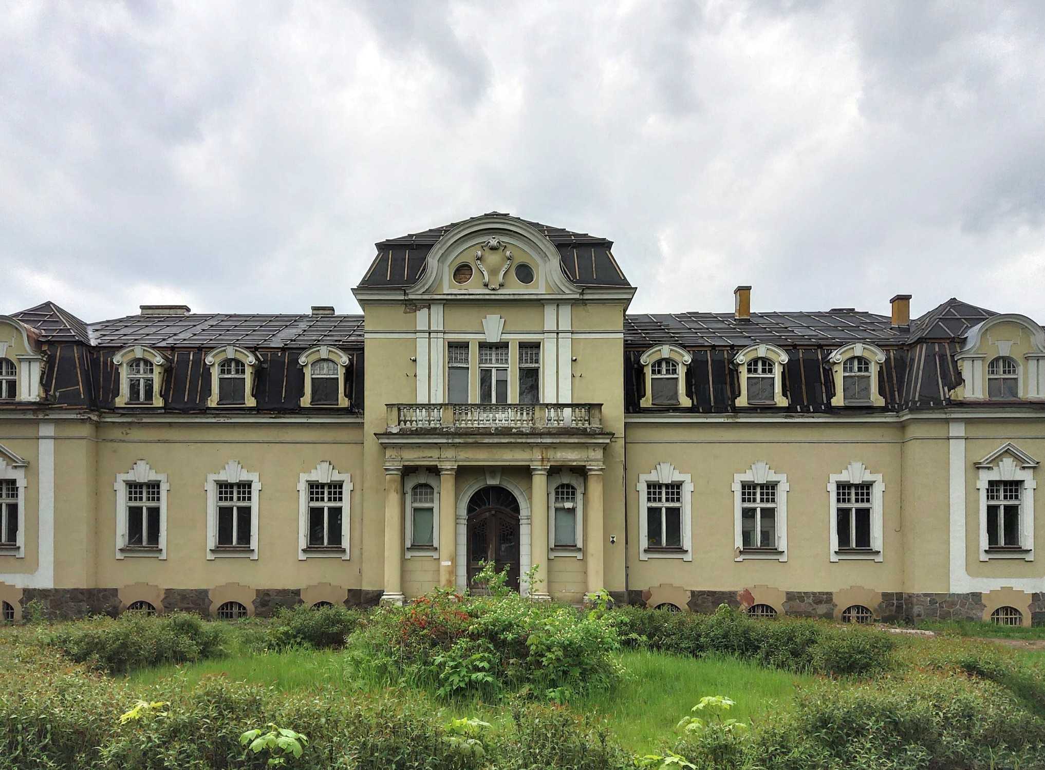 Photos Neo-baroque manor house Mielno in lake location