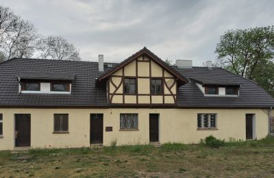 Castle for sale Mielno, Greater Poland Voivodeship:  Outbuilding