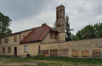 Castle for sale Mielno, Greater Poland Voivodeship:  Outbuilding