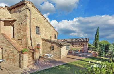 Country House for sale Asciano, Tuscany:  RIF 2992 Rustico mit Terrasse