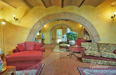 Country House for sale Asciano, Tuscany:  RIF 2992 Wohnbereich mit Rundbögen