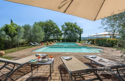 Country House for sale Asciano, Tuscany:  RIF 2992 Blick auf Pool 