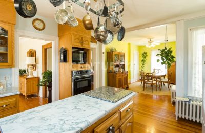 Historic Villa for sale Yarmouth, Beaver River Road 56, Nouvelle-Écosse:  Kücheninsel Blick Essbereich