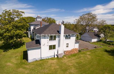 Historic Villa for sale Yarmouth, Beaver River Road 56, Nouvelle-Écosse:  Südansicht