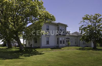 Historic Villa for sale Yarmouth, Beaver River Road 56, Nouvelle-Écosse:  Westansicht