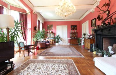Castle for sale Fays, Wallonia, Salon im EG