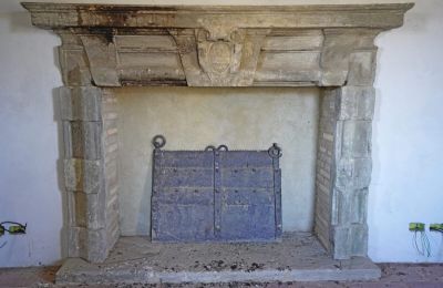 Medieval Castle for sale 06060 Pian di Marte, Torre D’Annibale, Umbria:  Fireplace