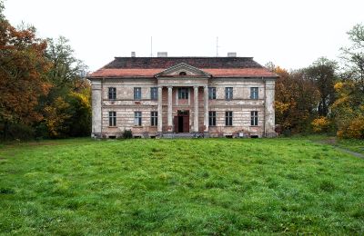 Castle for sale Granówko, Greater Poland, Front view