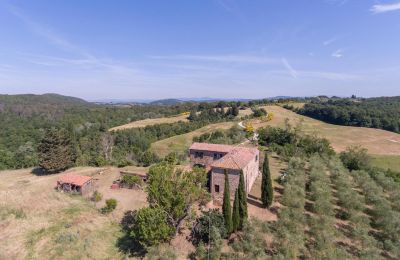Character Properties, Rustic farmhouse in typical Tuscan hilly landscape