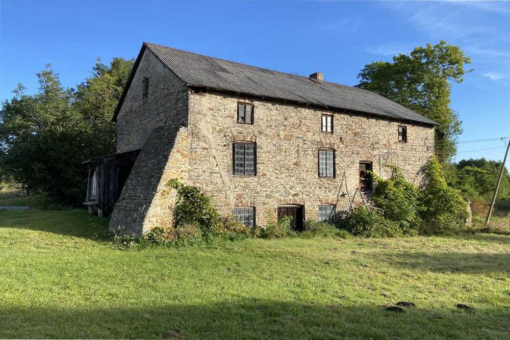 Photos Historic mill with outbuildings, very large property