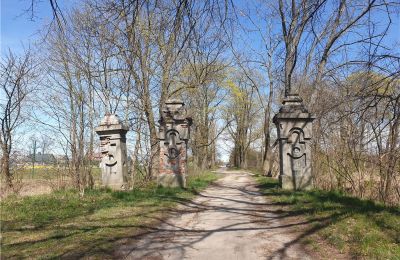 Historical park for sale Dębe Wielkie, Ruda, Mazovia, Access