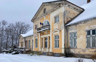 Manor House for sale Gatarta, Gatartas Muiža, Vidzeme, Side view