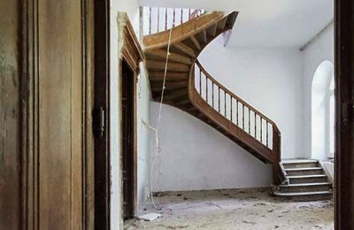 Manor House for sale Lubiatów, Dwór w Lubiatowie, Łódź Region, Staircase