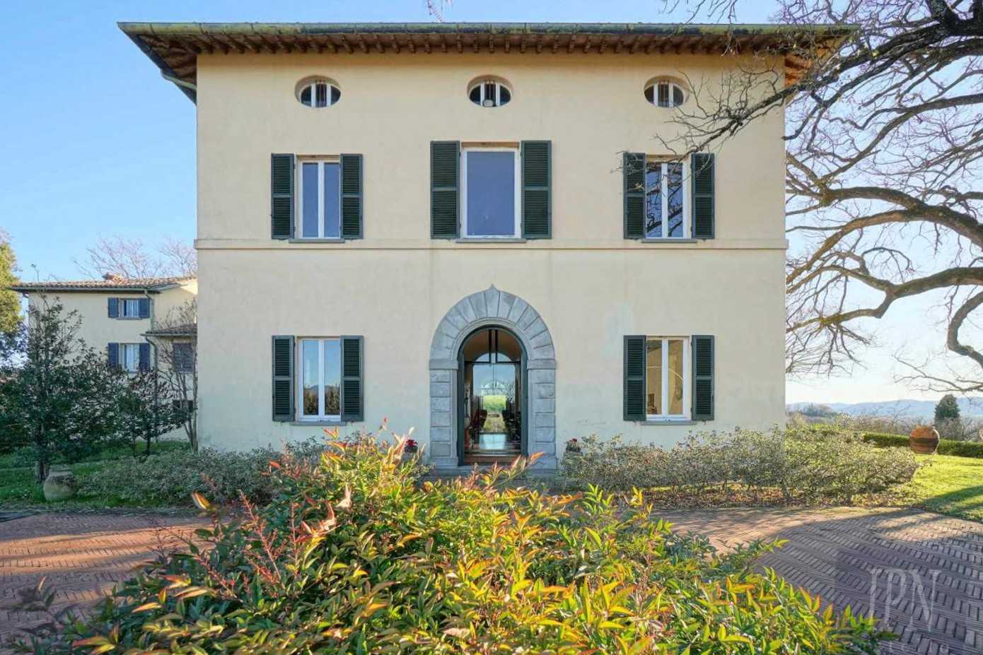 Photos Villa steeped in history in Umbria above the Tiber valley