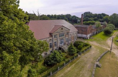 Castle for sale Przybysław, West Pomerania, Access