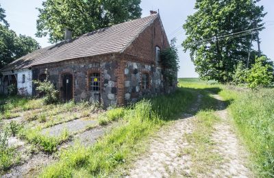 Castle for sale Przybysław, West Pomeranian Voivodeship:  Outbuilding