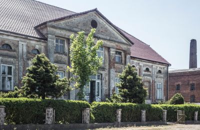 Castle for sale Przybysław, West Pomerania, Front view