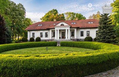 Character Properties, Unique mansion built in 1871 