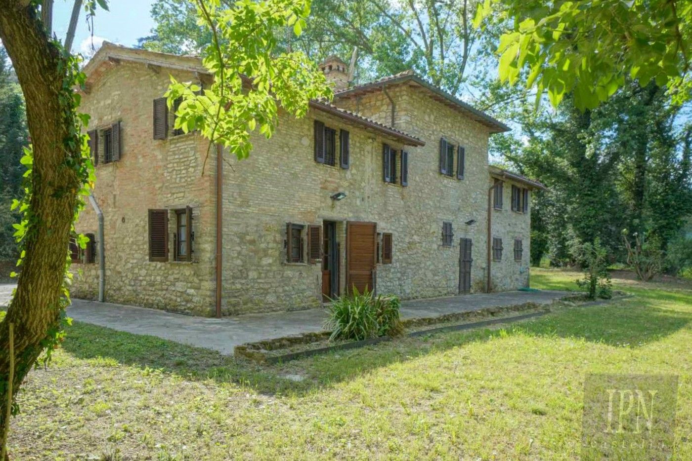 Photos Old riverside house at Tiber in Umbria