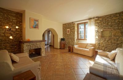 Country home for sale 06019 Pierantonio, Umbria, Living Room