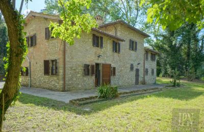 Character Properties, Old riverside house at Tiber in Umbria