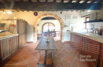 Farmhouse for sale 06019 Umbertide, Umbria:  RIF 3050 Küche mit Blick in EB