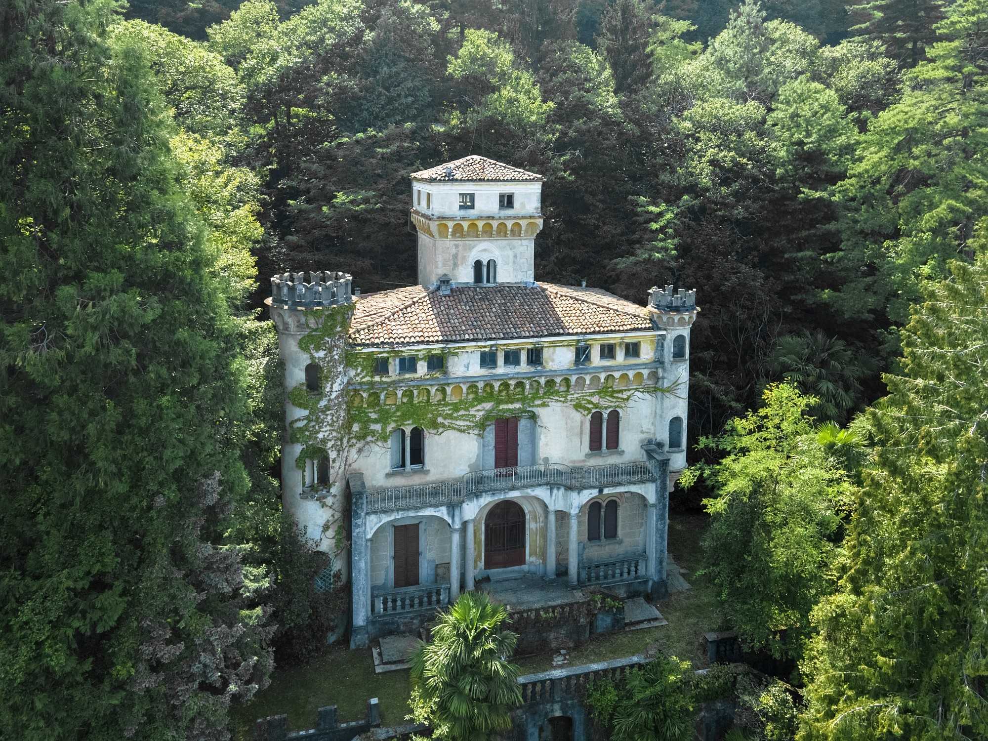 Photos Gianfranco Ferrè Lake Maggiore Mansion in Stresa