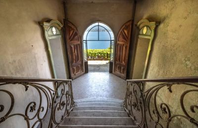 Historic Villa for sale 28838 Stresa, Via Giuseppe Mazzini, Piemont:  Entrance Hall