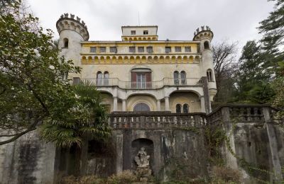 Historic Villa for sale 28838 Stresa, Via Giuseppe Mazzini, Piemont:  Front view