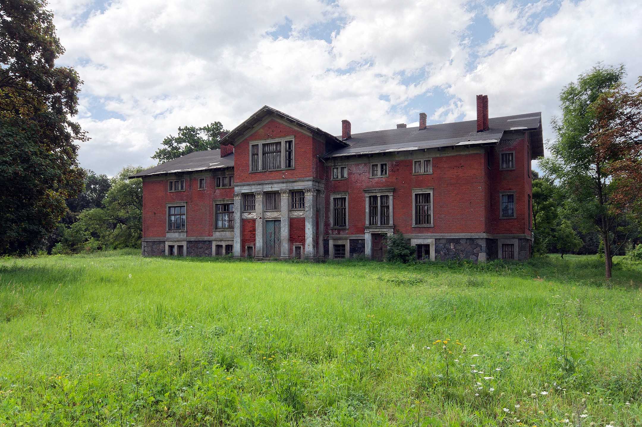 Photos Bolkowice manor house in West Pomerania