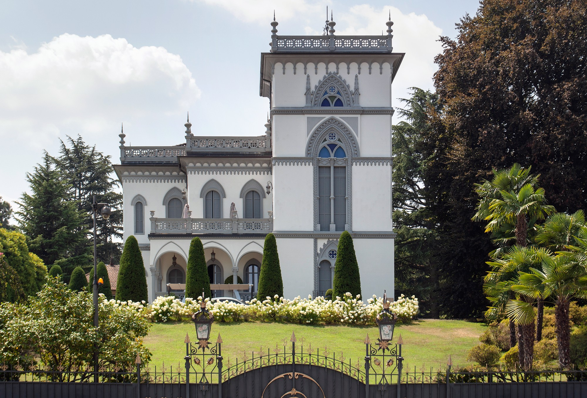 Photos Exclusive residence with lake view on Lake Maggiore in Lesa