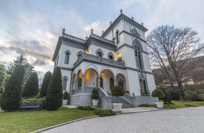Historic Villa for sale 28040 Lesa, Piemont, Exterior View
