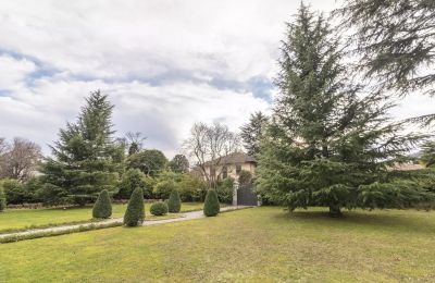 Historic Villa for sale 28040 Lesa, Piemont:  Garden