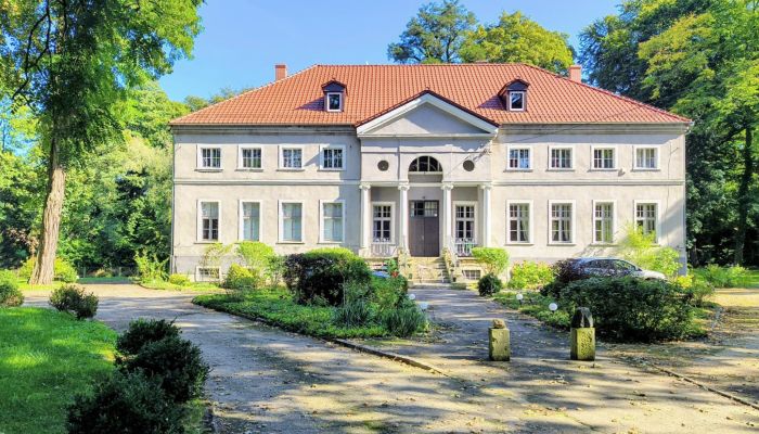Castle Sławnikowice, Lower Silesia
