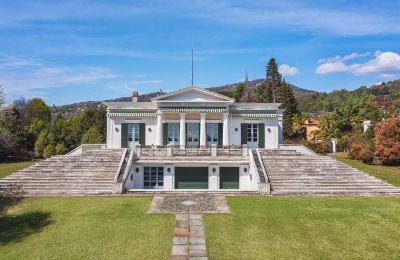 Historic Villa for sale 28040 Lesa, Piemont:  Exterior View