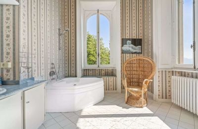 Historic Villa for sale 28823 Ghiffa, Villa Volpi, Piemont, Bathroom