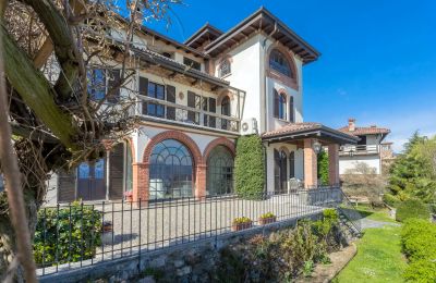 Character Properties, Art nouveau villa with lake view near Stresa