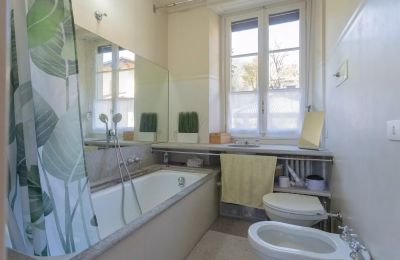 Historic Villa for sale 28838 Stresa, Piemont:  Bathroom