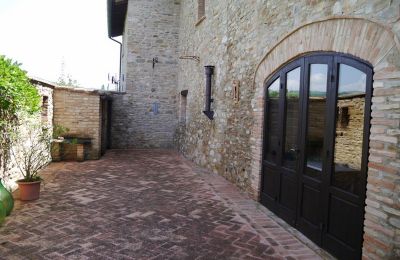 Farmhouse for sale Promano, Umbria:  Entrance