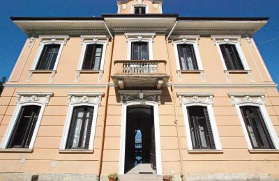 Historic Villa for sale 28838 Stresa, Piemont:  Front view