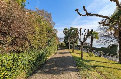Historic Villa for sale Verbano-Cusio-Ossola, Suna, Piemont, Access