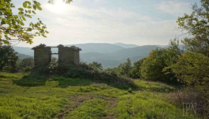 Boerderij te koop 06019 Preggio, Umbria,  Italië