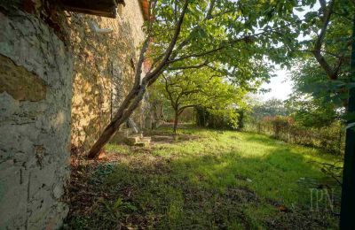 Country home for sale 06019 Preggio, Umbria, Garden