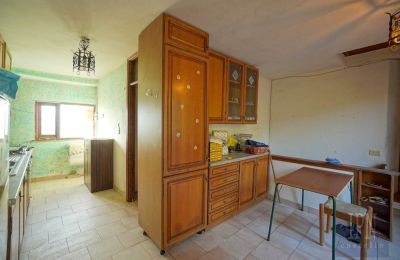 Country home for sale 06019 Preggio, Umbria, Kitchen