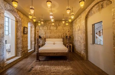 Historic villa for sale İstanbul, Tom Tom, Nur-i Ziya Sokak, Bedroom