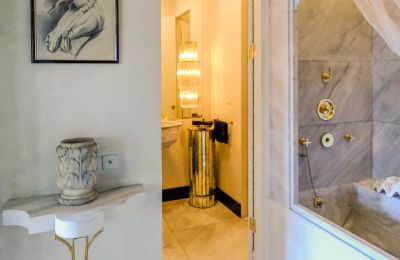 Historic villa for sale İstanbul, Tom Tom, Nur-i Ziya Sokak, Photo 16/33